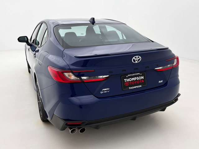 Used 2025 Toyota Camry SE AWD/4WD image 8