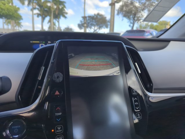 Used 2018 Toyota Prius Four image 11