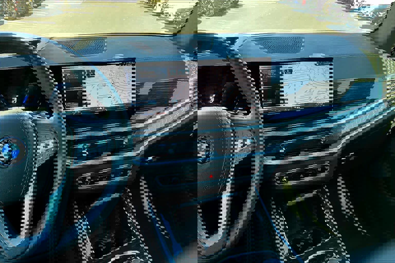 Used 2025 BMW X5 xDrive50e w/ Premium Package image 9