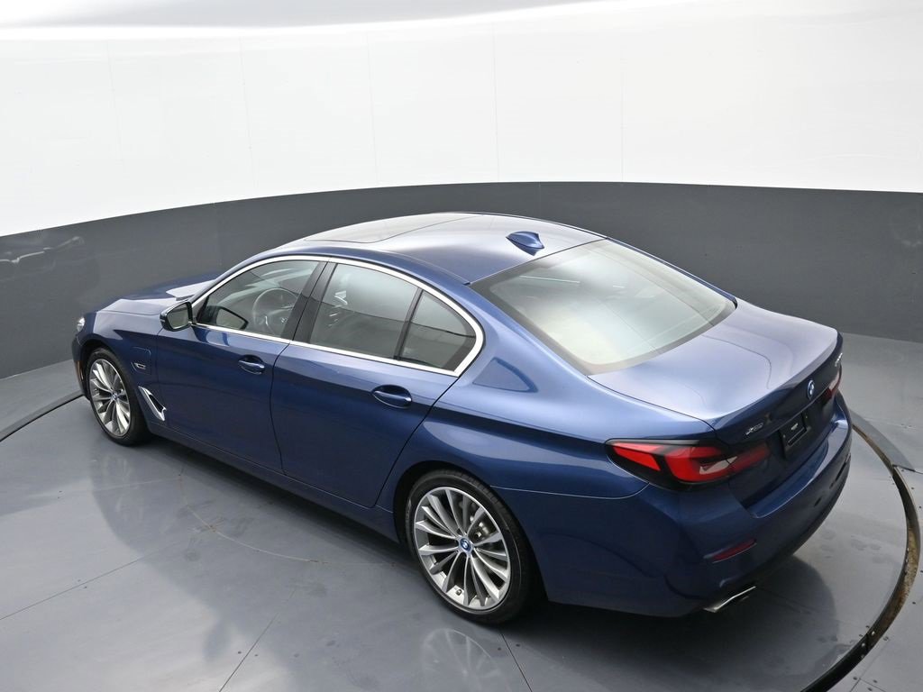 Used 2023 BMW 530e xDrive w/ Premium Package image 34