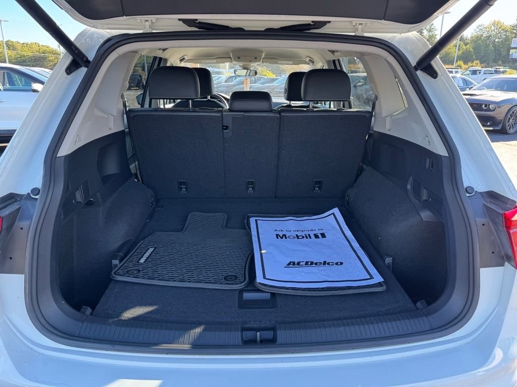 Used 2024 Volkswagen Tiguan SE image 10