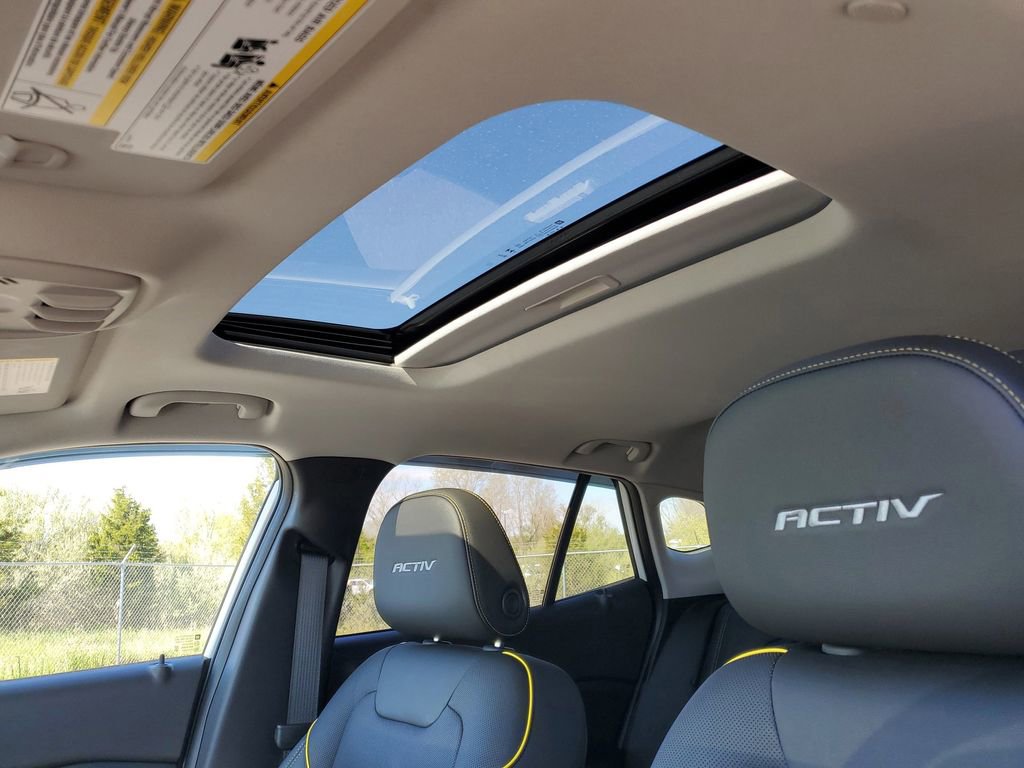 Certified 2024 Chevrolet Trax ACTIV w/ Sunroof Package FWD image 6