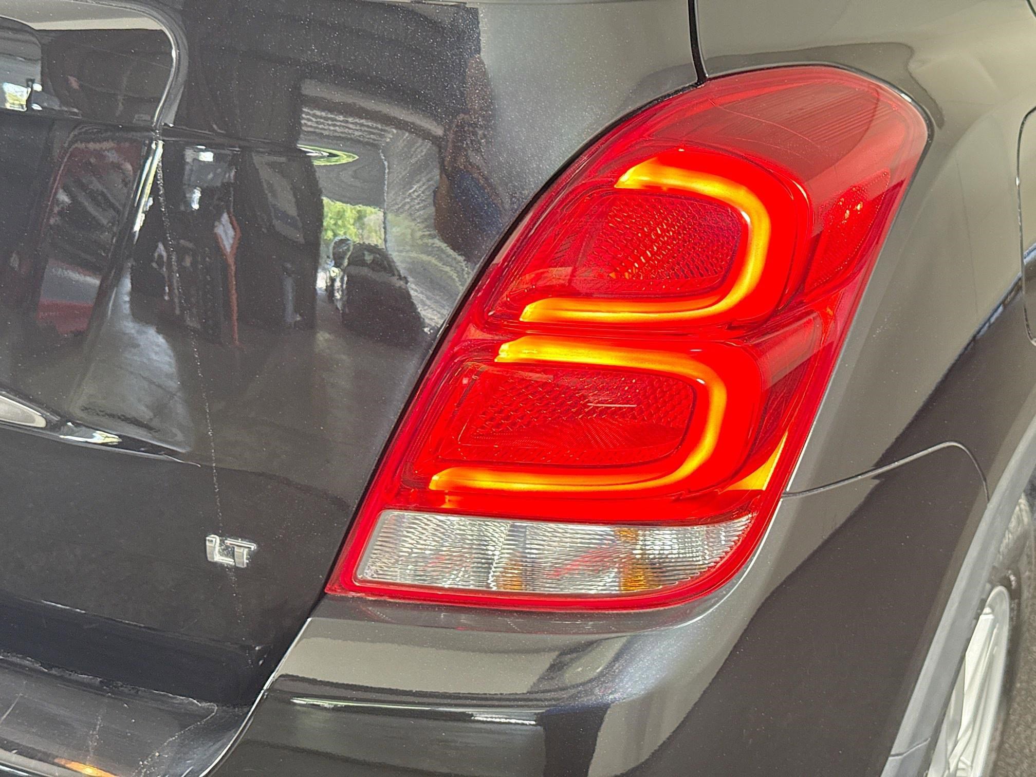 Used 2019 Chevrolet Trax LT w/ LT Convenience Package AWD/4WD image 34