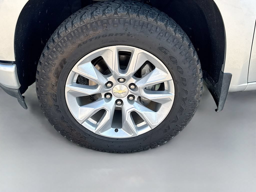Used 2020 Chevrolet Silverado 1500 Custom w/ Custom Value Package AWD/4WD image 29