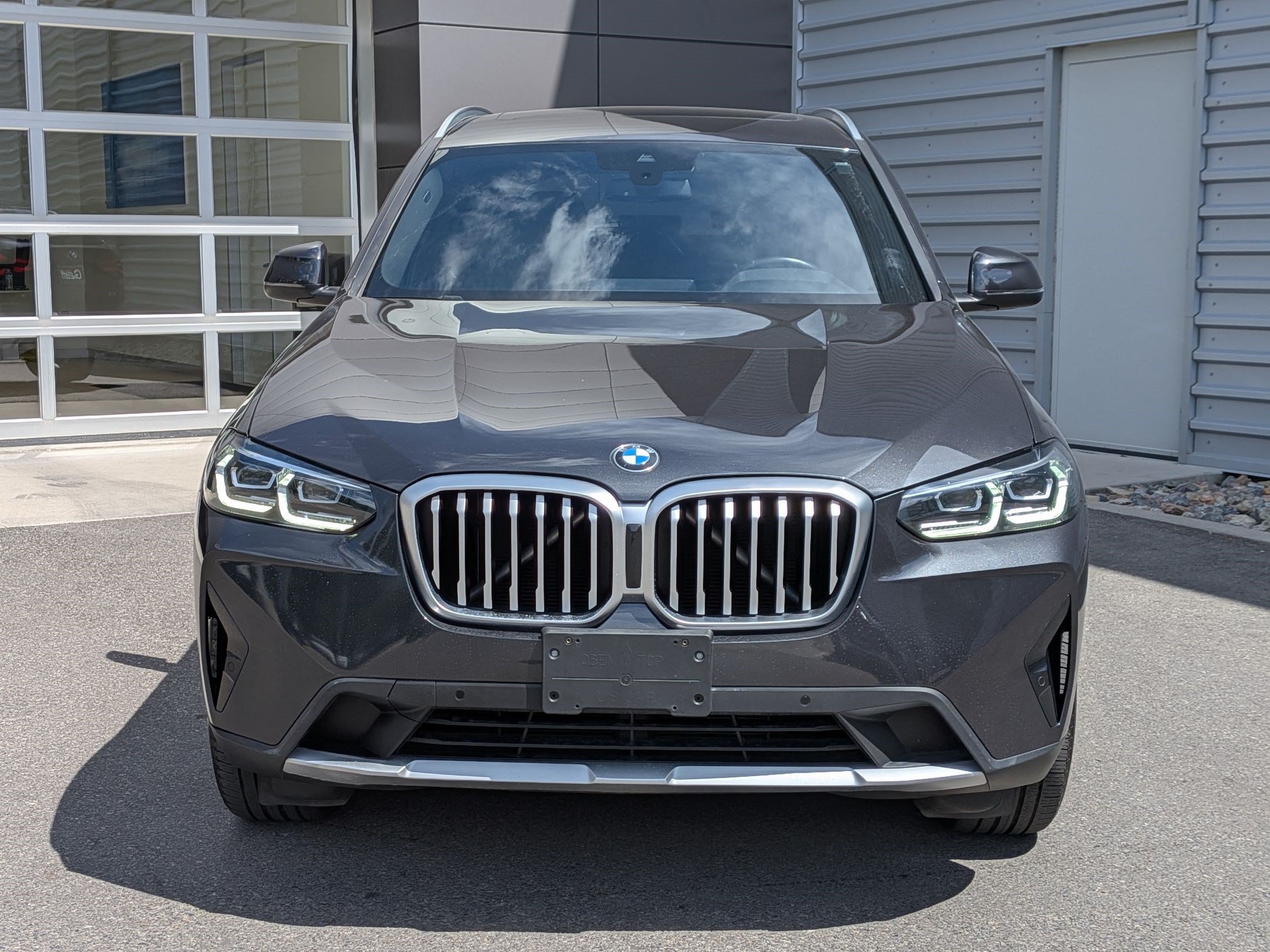 Used 2024 BMW X3 xDrive30i AWD/4WD image 2