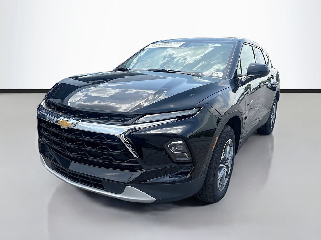 Used 2025 Chevrolet Blazer LT FWD video 1