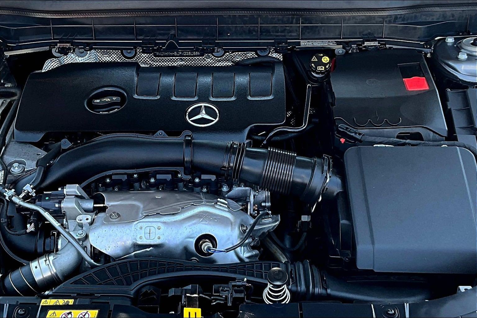 Used 2023 Mercedes-Benz GLB 250 4MATIC image 9