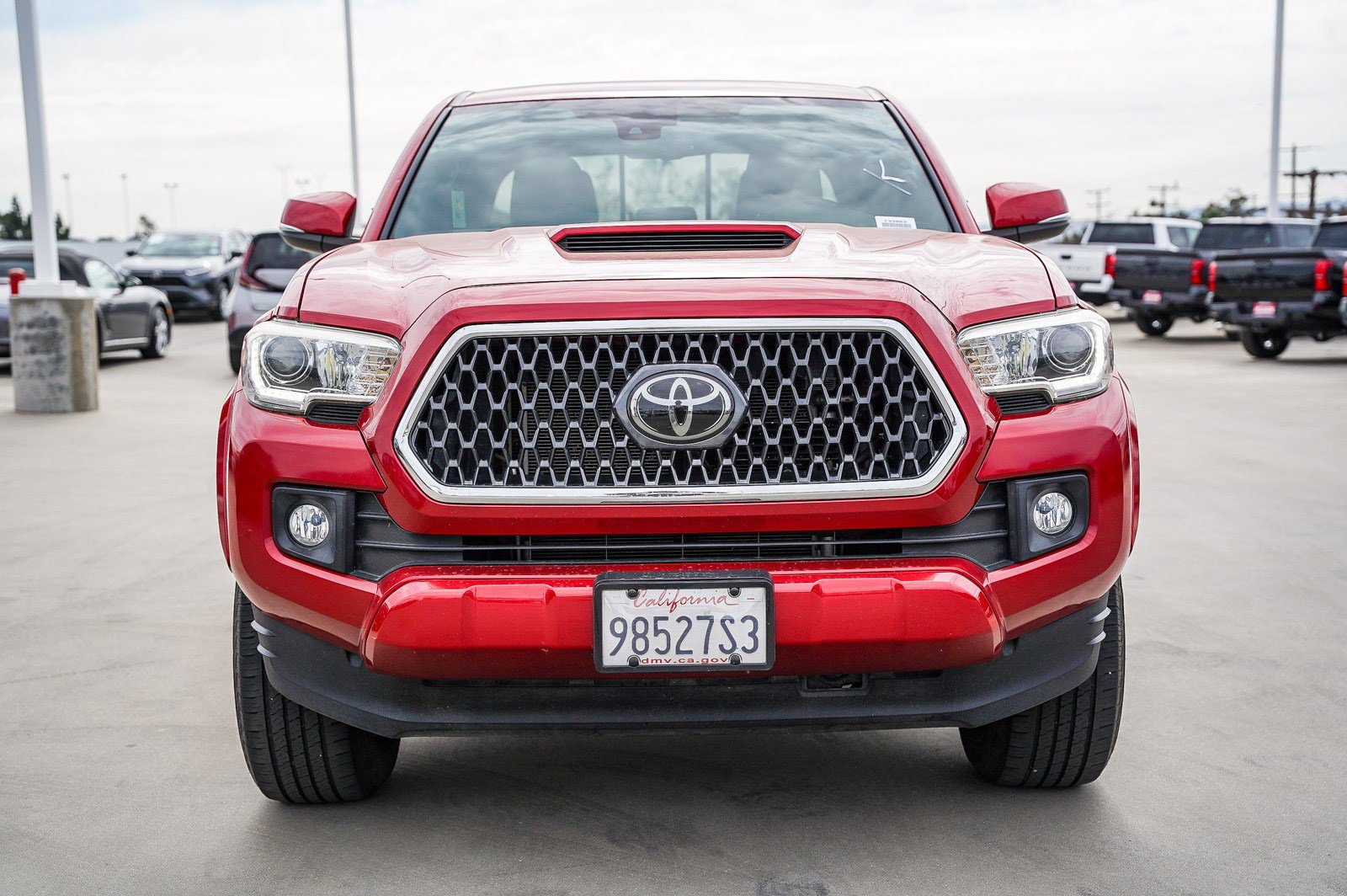 Certified 2018 Toyota Tacoma TRD Sport w/ Technology Package image 2