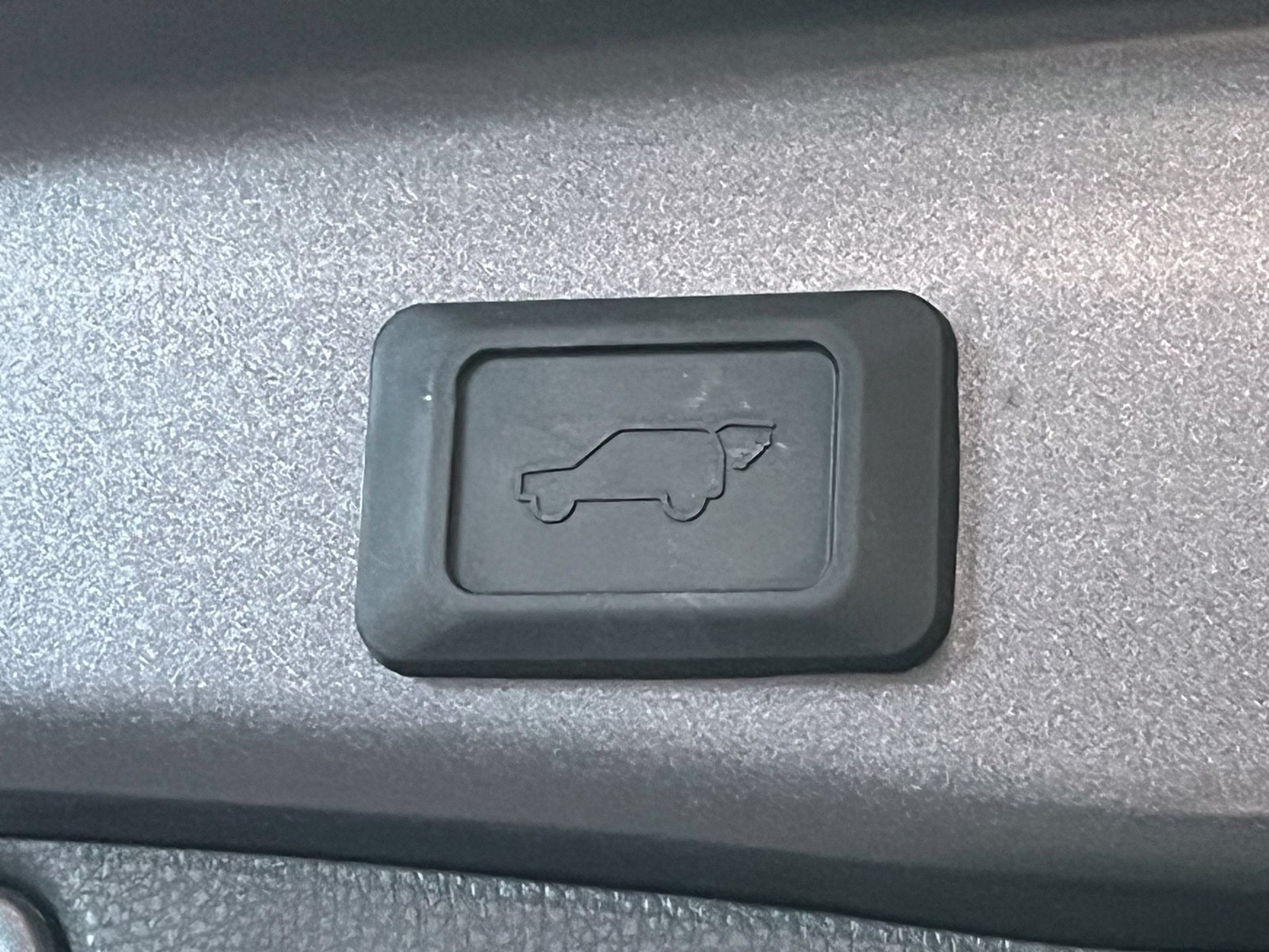 Used 2025 Toyota RAV4 XLE Premium w/ Weather Package AWD/4WD image 11
