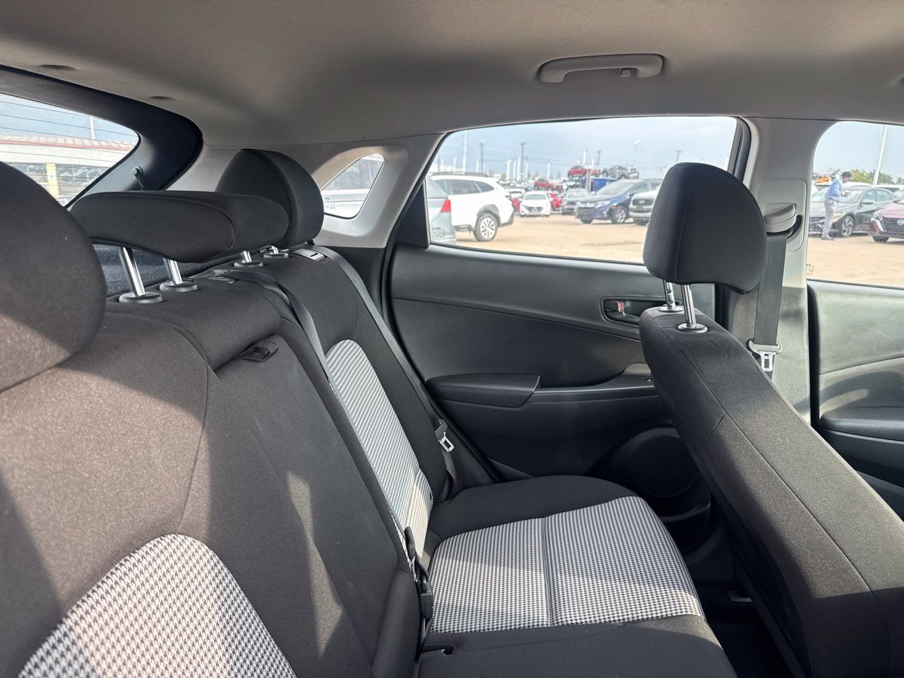 Used 2022 Hyundai Kona SE FWD image 38