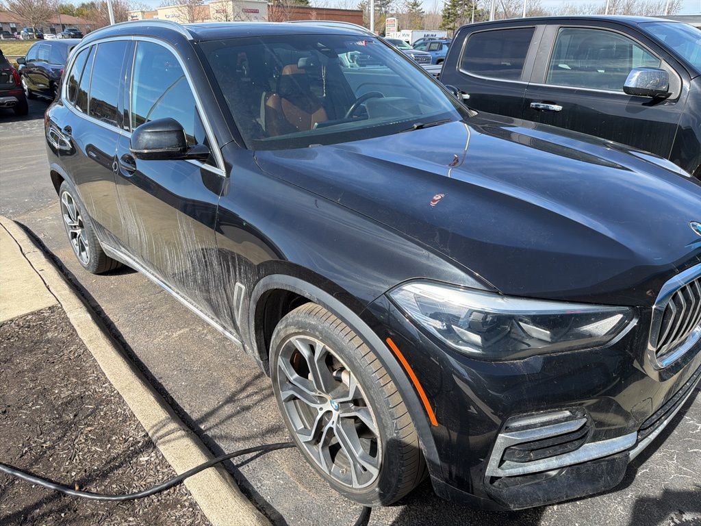 Used 2019 BMW X5 xDrive40i w/ Premium Package 2 image 2