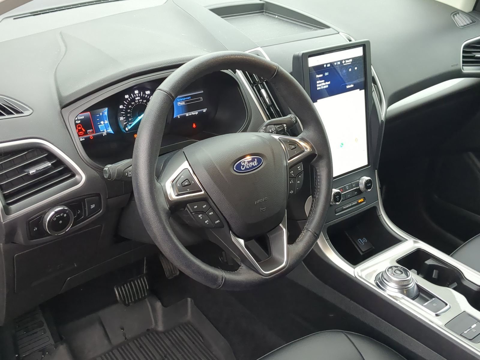 Used 2023 Ford Edge SEL image 13