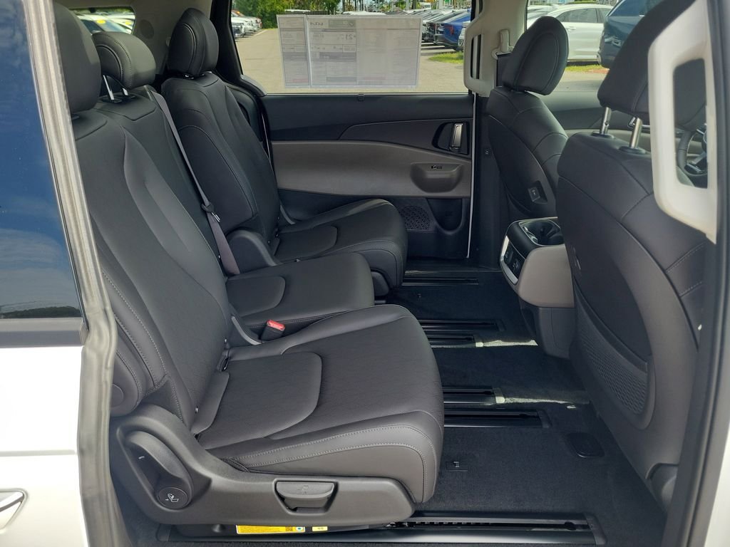 New 2026 Kia Carnival SX FWD image 12