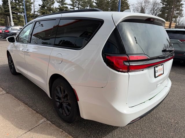 Used 2022 Chrysler Pacifica Touring-L w/ S Appearance Package FWD image 5