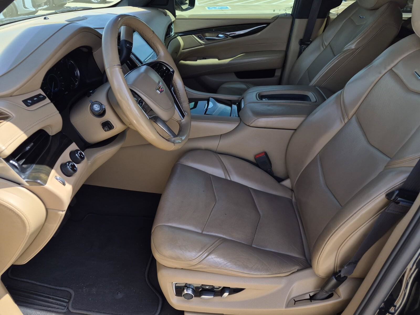 Used 2019 Cadillac Escalade ESV Platinum AWD/4WD image 12