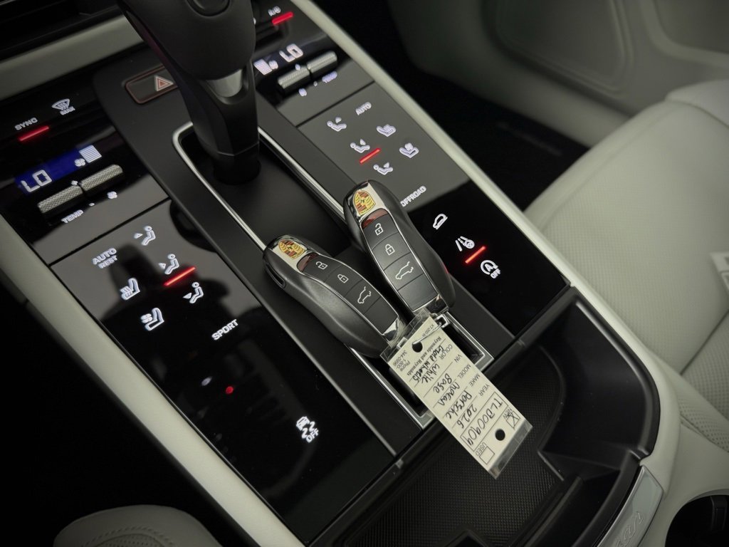 New 2026 Porsche Macan image 28