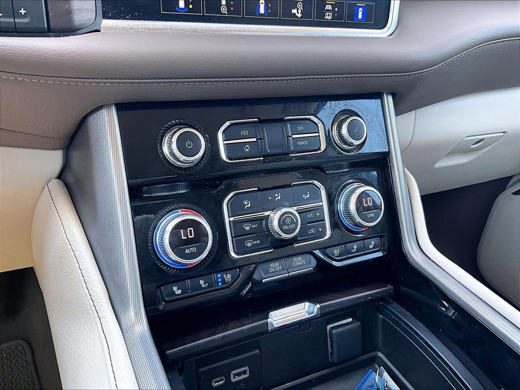 Used 2022 GMC Yukon Denali AWD/4WD image 27