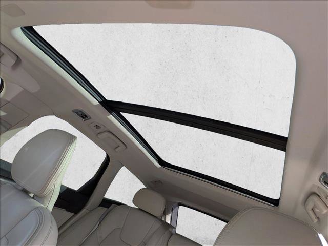 Used 2020 Volvo V90 T6 Cross Country w/ Protection Package Premier image 13