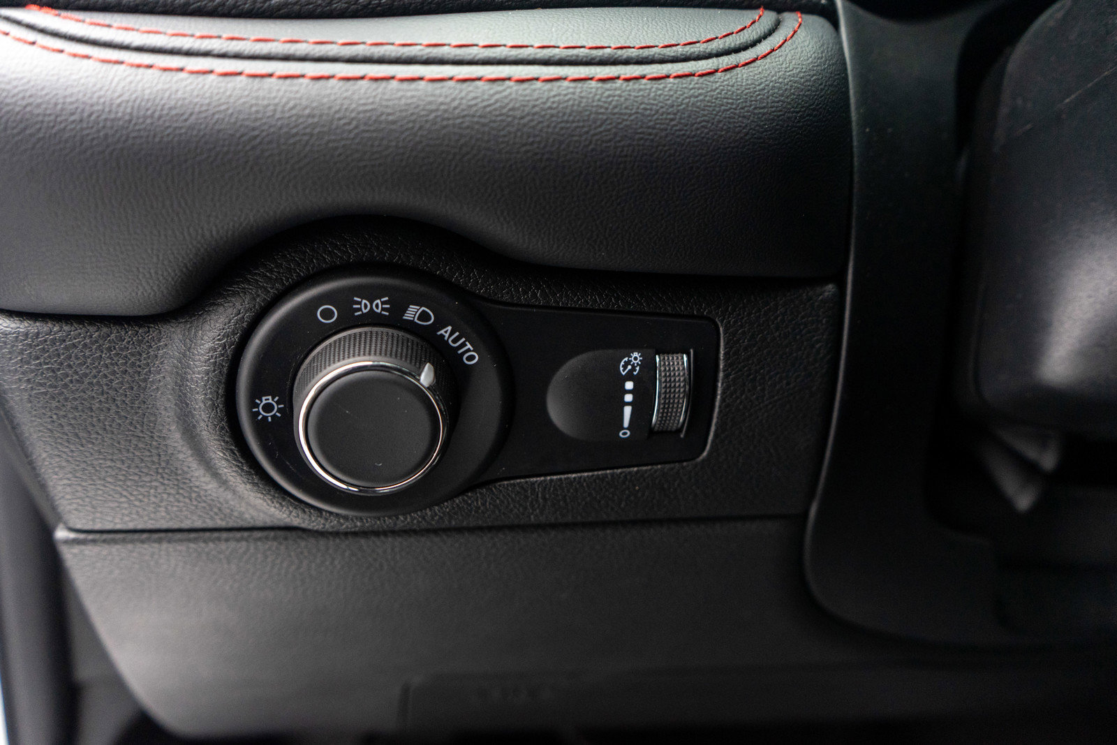 Used 2025 Dodge Durango GT image 16