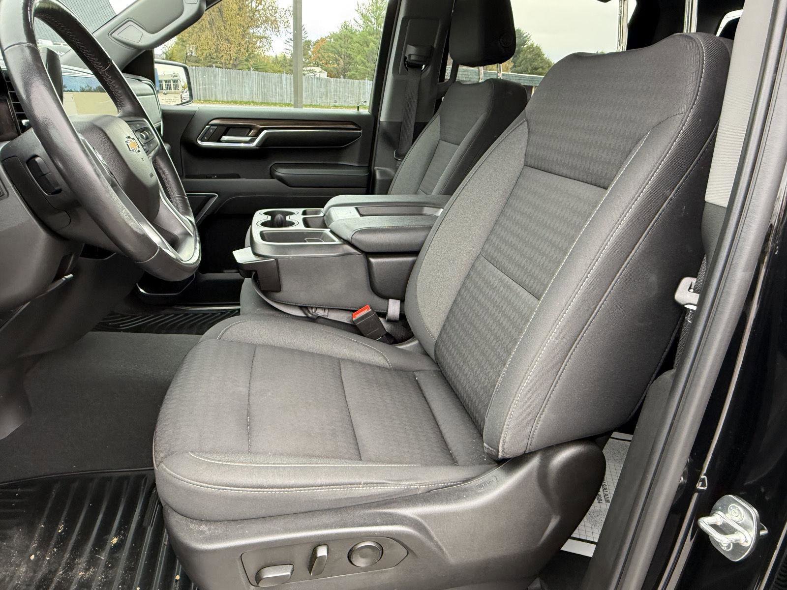 Used 2022 Chevrolet Silverado 1500 LT image 11