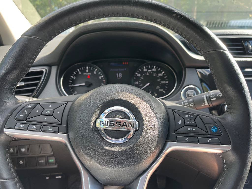 Used 2021 Nissan Rogue Sport SV FWD image 18