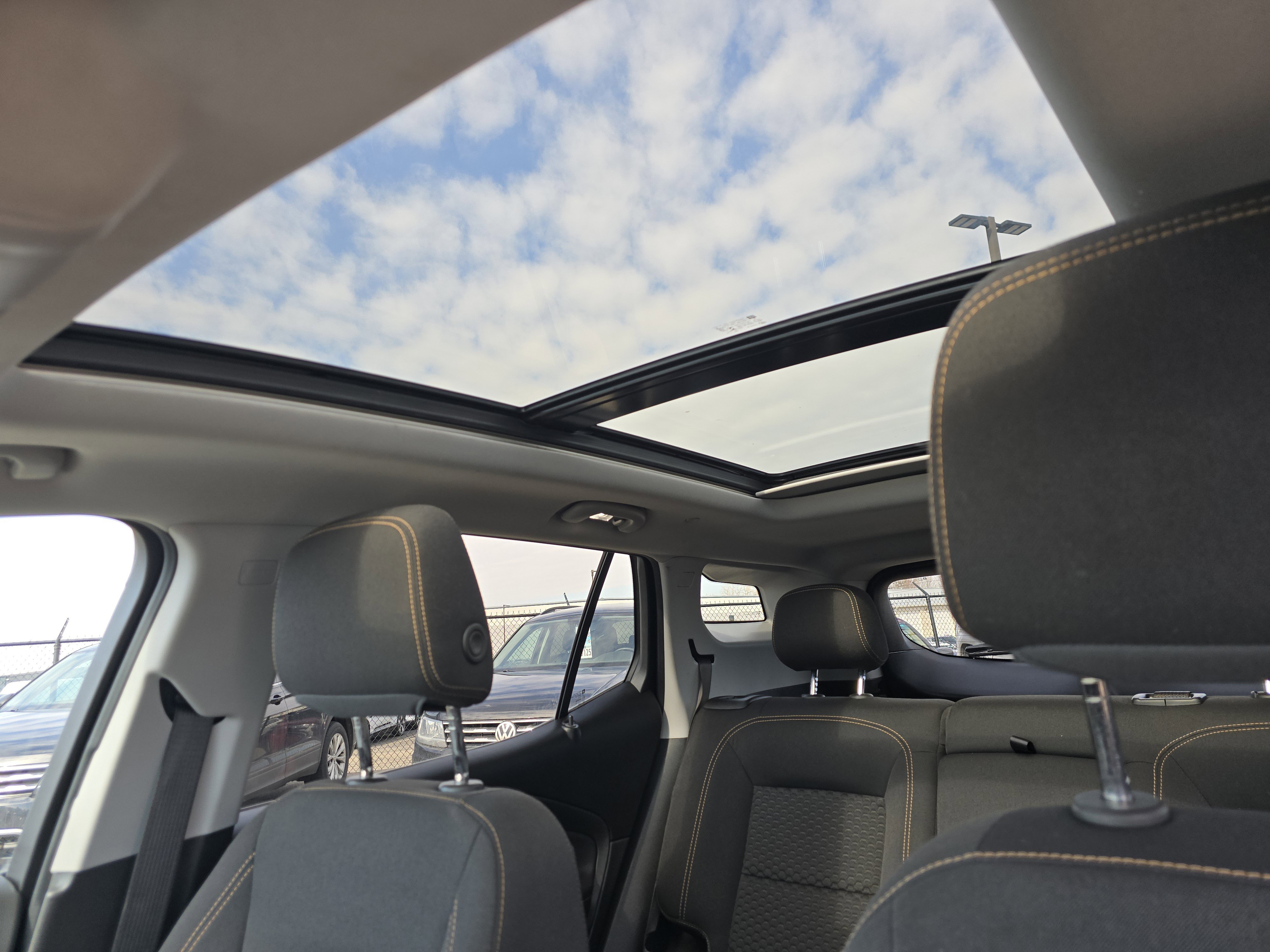 Used 2021 GMC Terrain SLE w/ Driver Convenience Package image 9