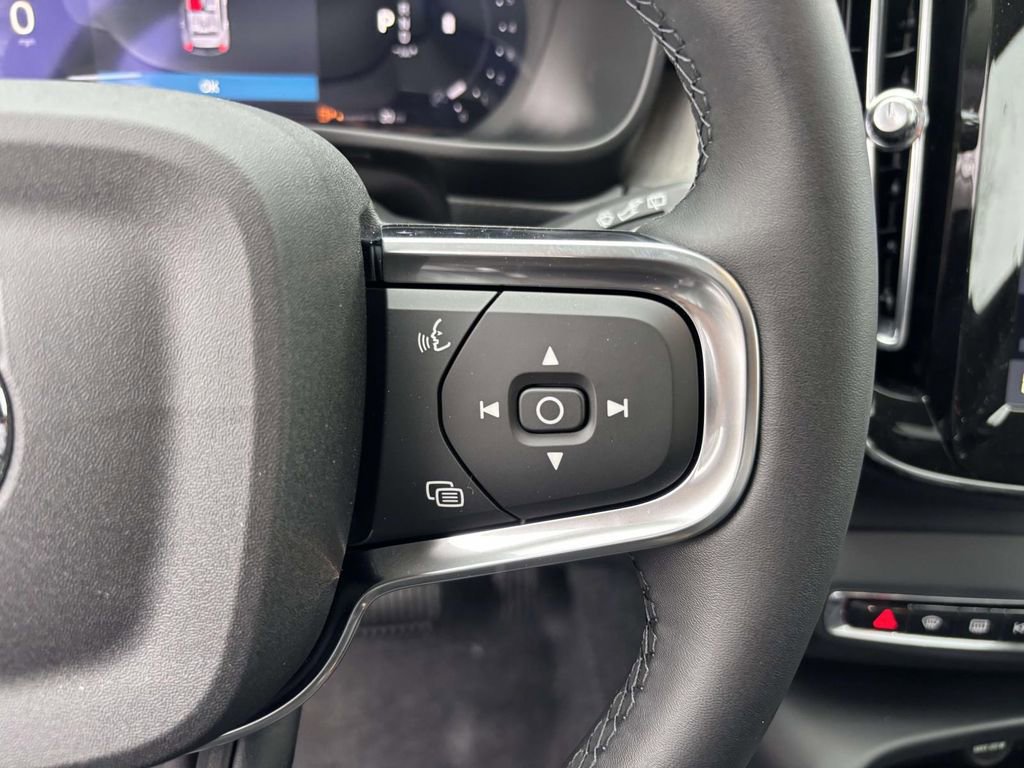 New 2026 Volvo XC40 B5 Plus w/ Protection Package Premier image 18