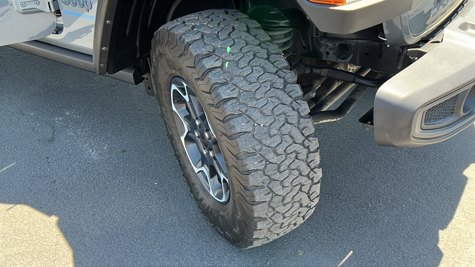 Used 2023 Jeep Wrangler Unlimited Rubicon 4xe w/ Cold Weather Group AWD/4WD image 11