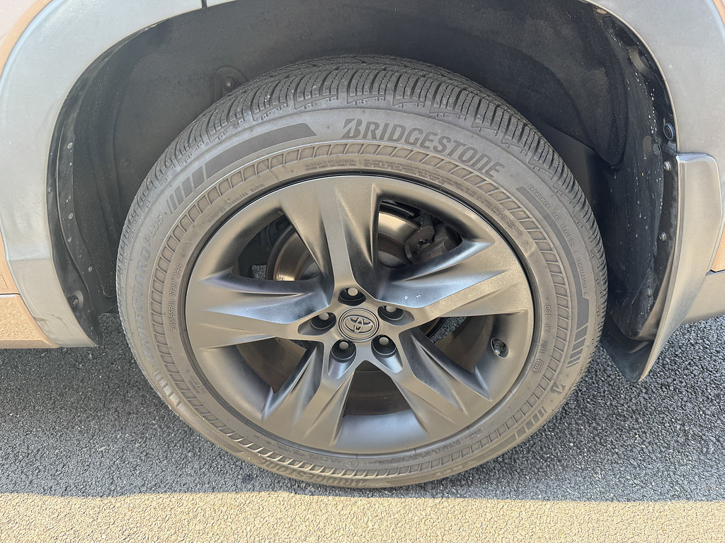 Certified 2019 Toyota Highlander Limited AWD/4WD image 26