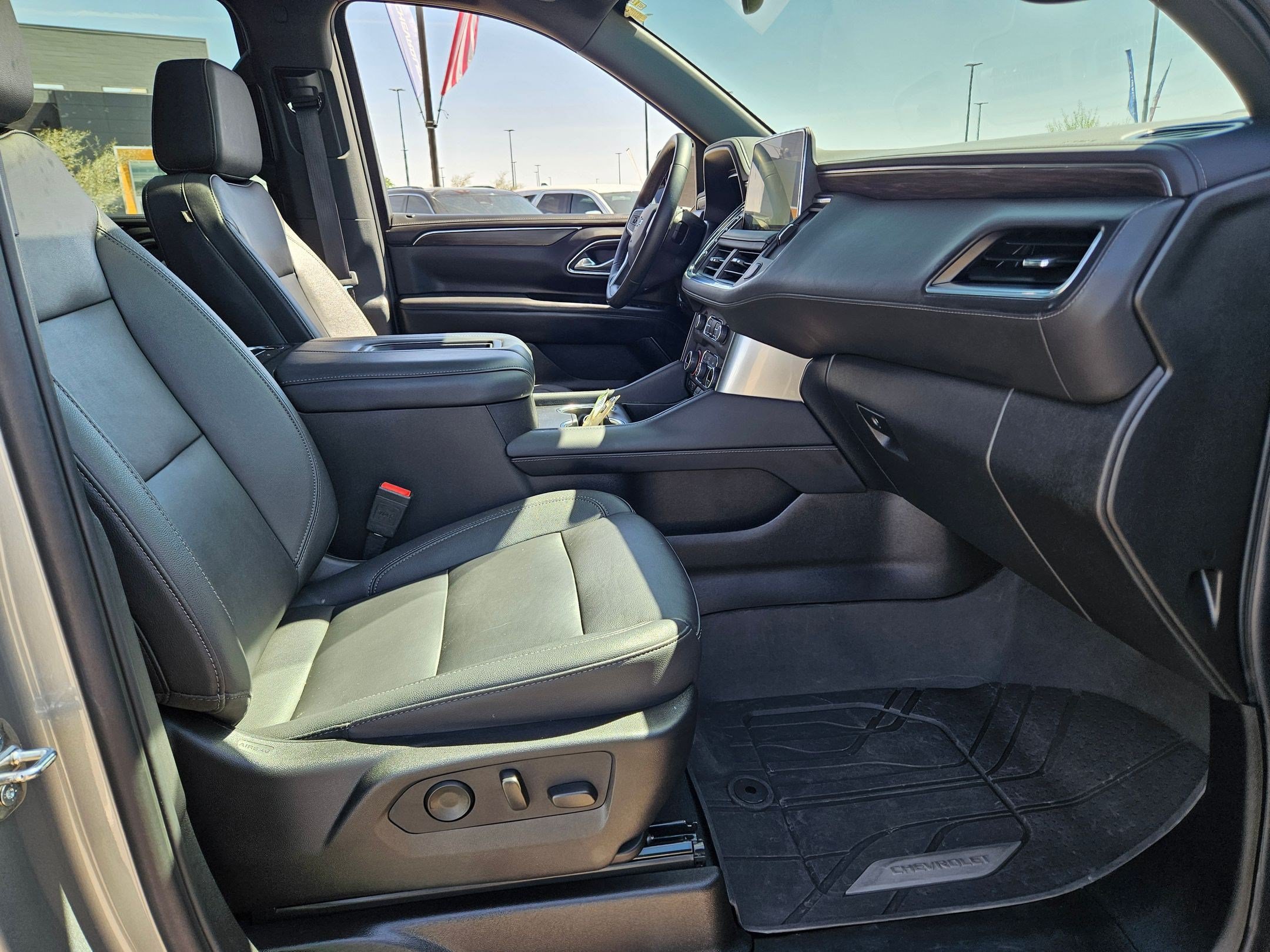 Certified 2024 Chevrolet Suburban Z71 AWD/4WD image 28