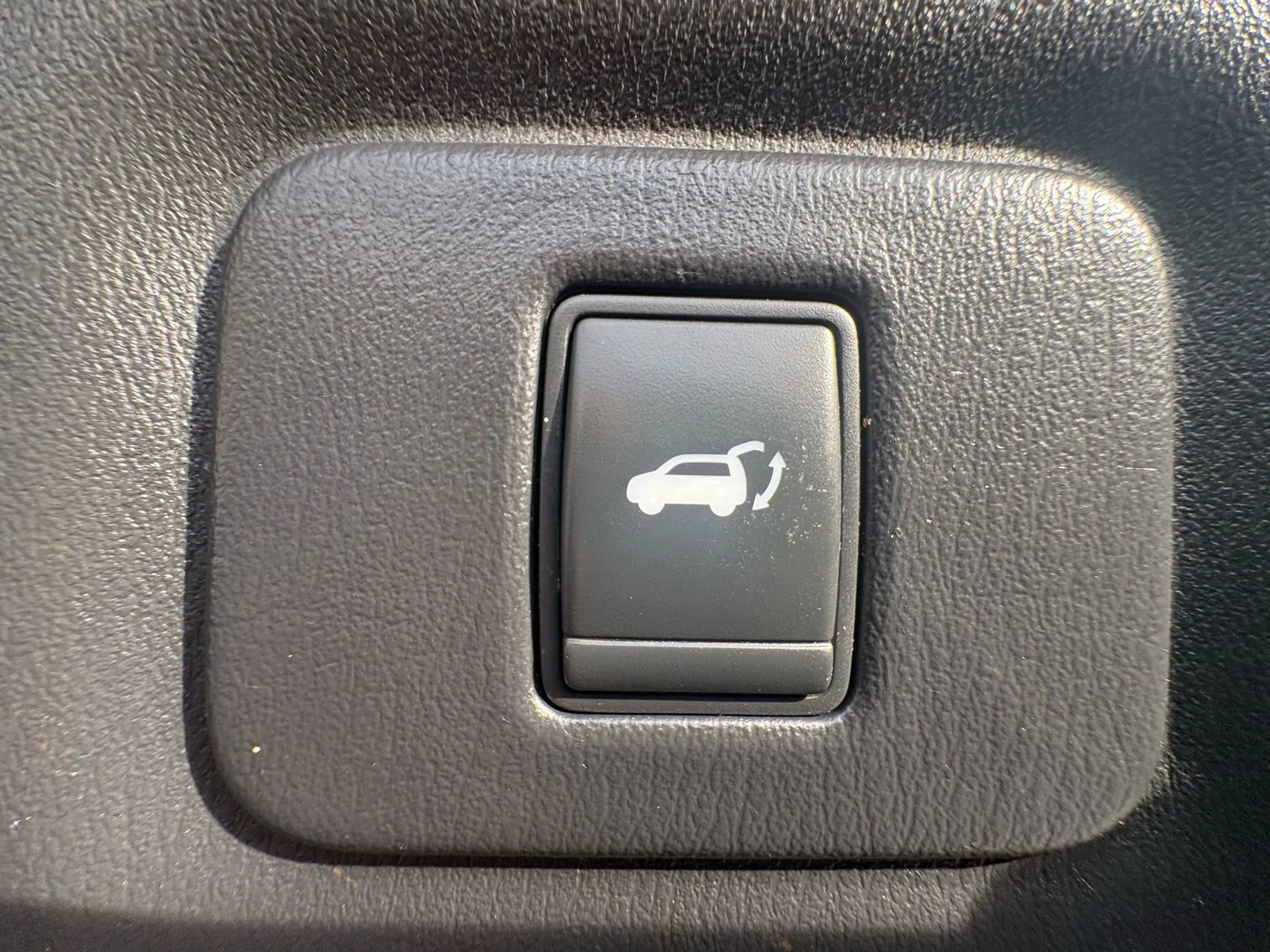 Used 2016 INFINITI QX60 3.5 Sport Utility 4D image 10