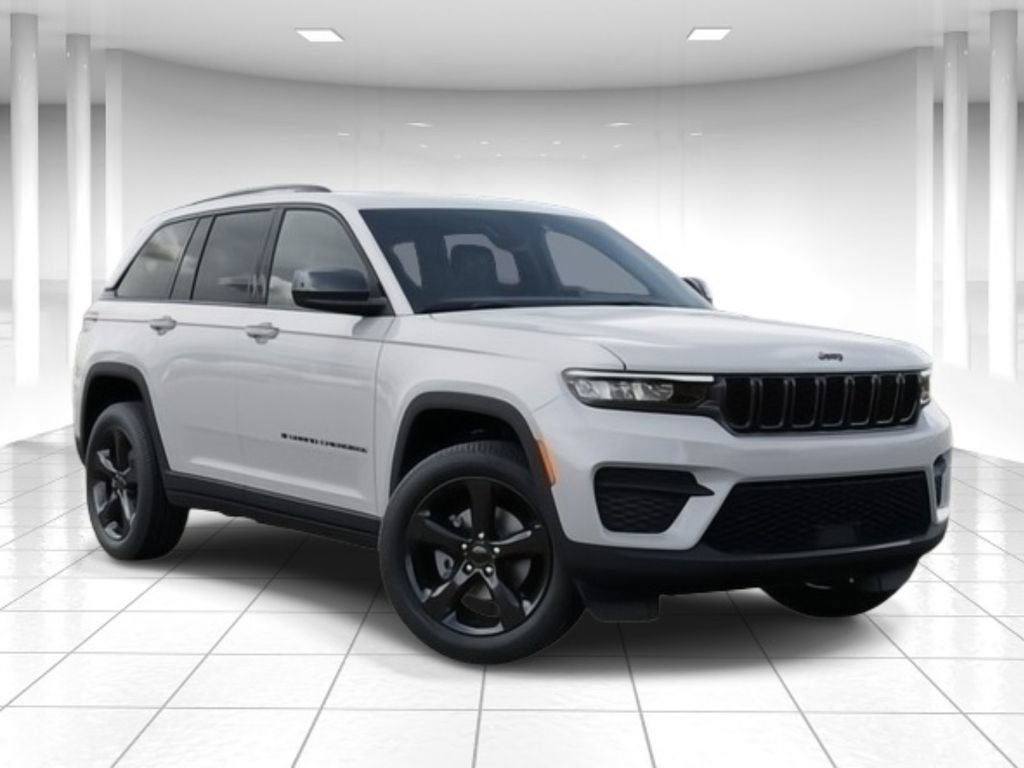 New 2025 Jeep Grand Cherokee Altitude AWD/4WD image 5