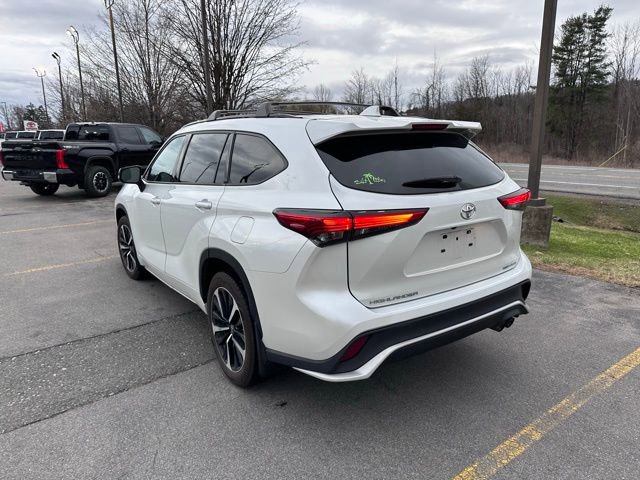 Used 2022 Toyota Highlander XSE image 5