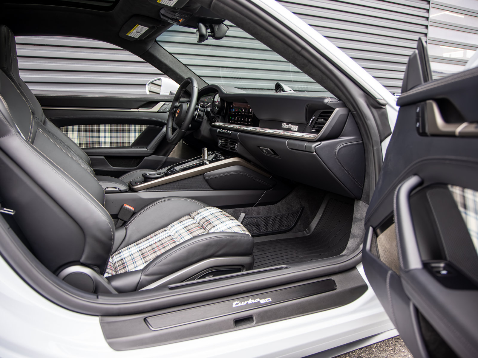 Certified 2025 Porsche 911 Turbo S AWD/4WD image 31