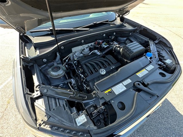 Used 2021 Volkswagen Atlas Cross Sport SEL Premium image 32