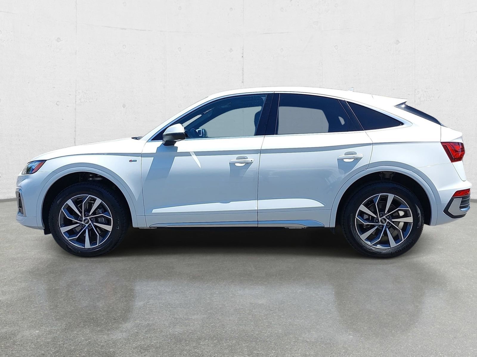 Used 2023 Audi Q5 2.0T Premium Plus w/ Premium Plus Package AWD/4WD image 8