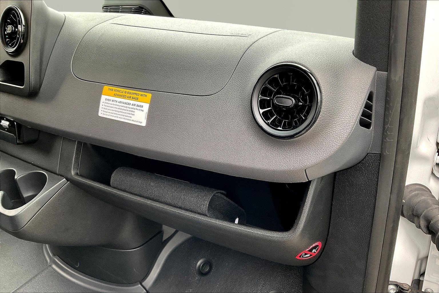 Used 2025 Mercedes-Benz Sprinter 2500 image 24