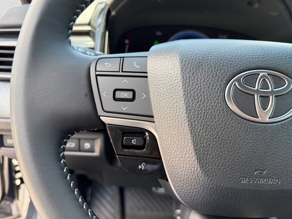 Used 2026 Toyota Camry SE FWD image 21