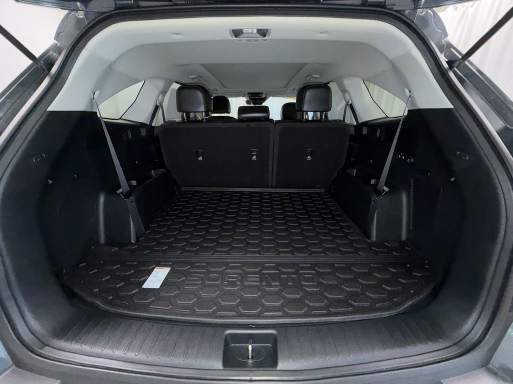 Used 2021 Kia Sorento S w/ Panoramic Sunroof Package image 16