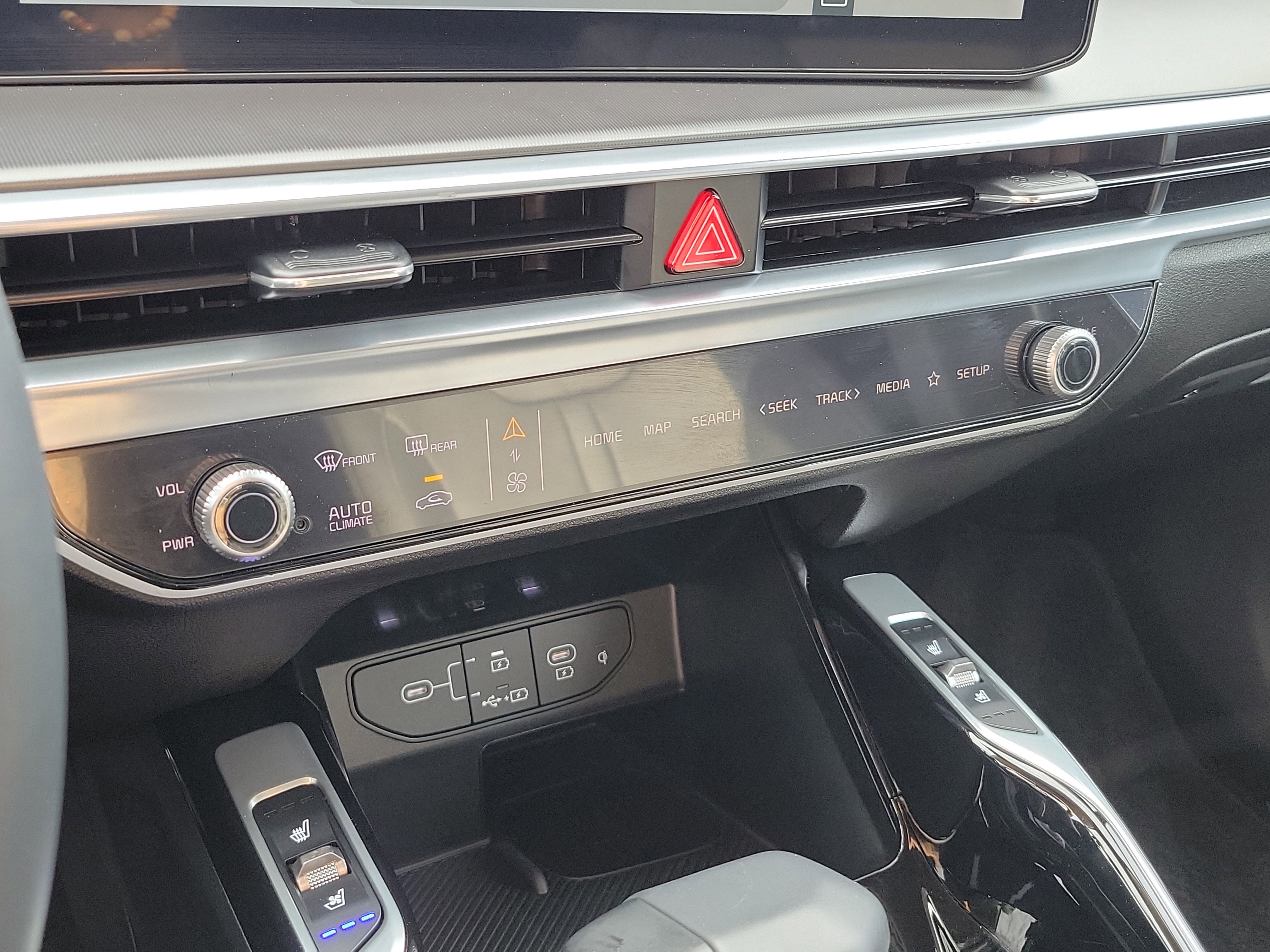 Used 2025 Kia Sorento SX image 35