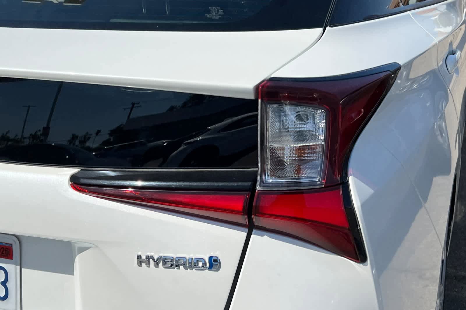 Used 2019 Toyota Prius LE w/ Carpet Mat Package FWD image 18