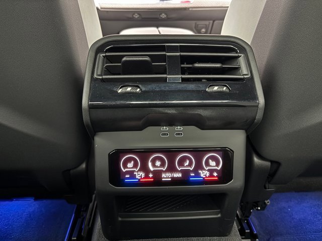 Used 2025 BMW M5 w/ Executive Package image 24