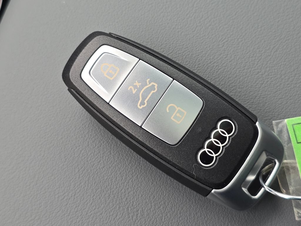 New 2026 Audi Q3 quattro 2.0T AWD/4WD image 32