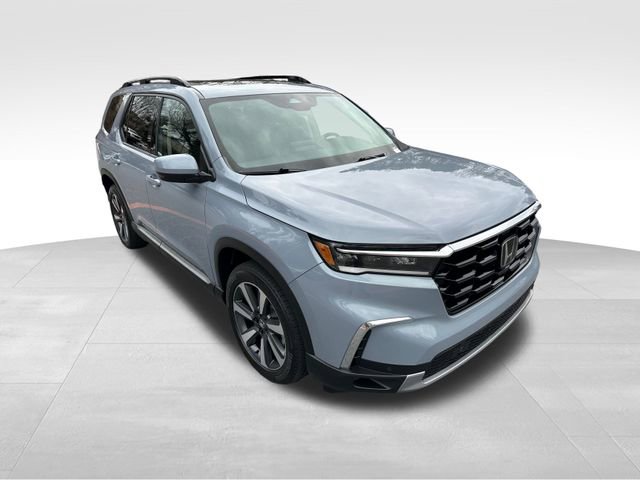 Used 2025 Honda Pilot Touring image 5