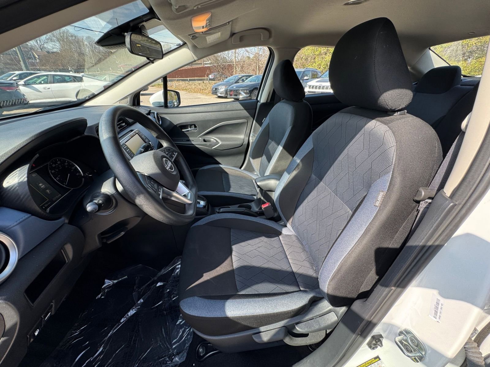 Used 2025 Nissan Versa SV image 32