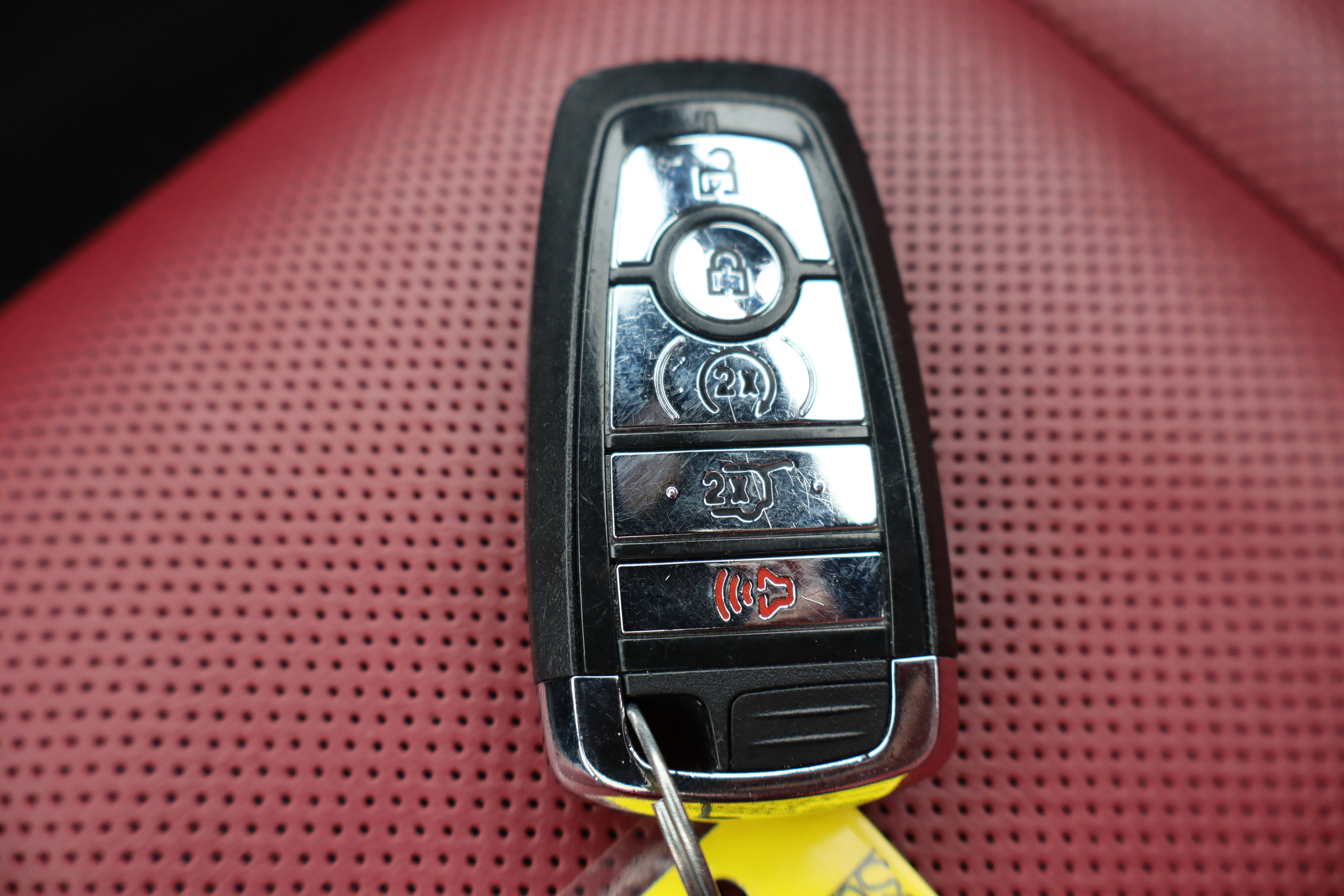Used 2025 Lincoln Corsair Reserve AWD/4WD image 32
