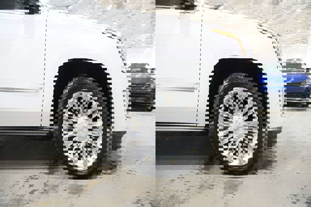 Used 2020 Cadillac Escalade ESV Platinum image 15