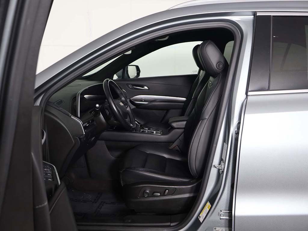 Used 2024 Cadillac XT4 Premium Luxury image 28