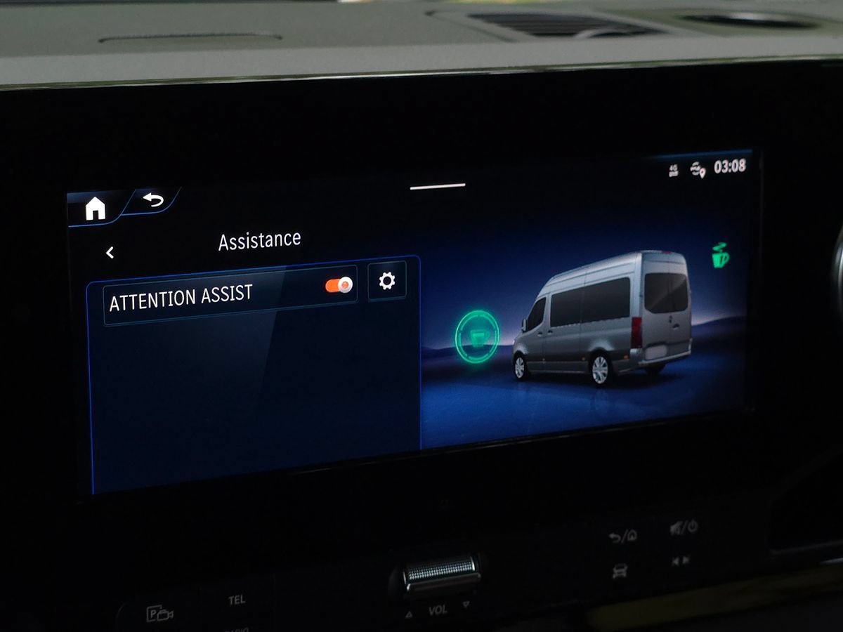 Used 2024 Mercedes-Benz eSprinter 170 Cargo image 32