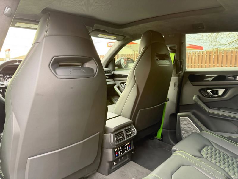 Used 2022 Lamborghini Urus AWD/4WD image 15